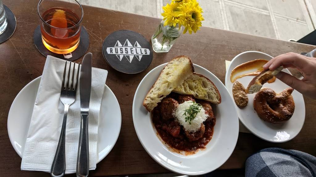 Russells Tavern | restaurant | 4111 Stone Way N, Seattle, WA 98103, USA | 2065471653 OR +1 206-547-1653