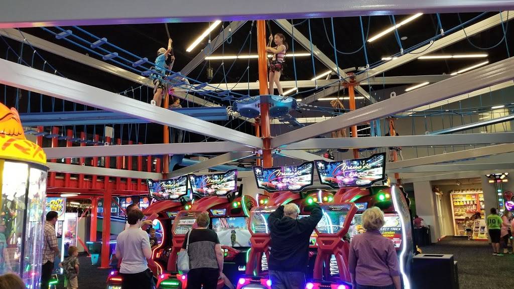 Apex Entertainment Marlborough | restaurant | 21 Apex Drive, Marlborough, MA 01752, USA | 5082518666 OR +1 508-251-8666