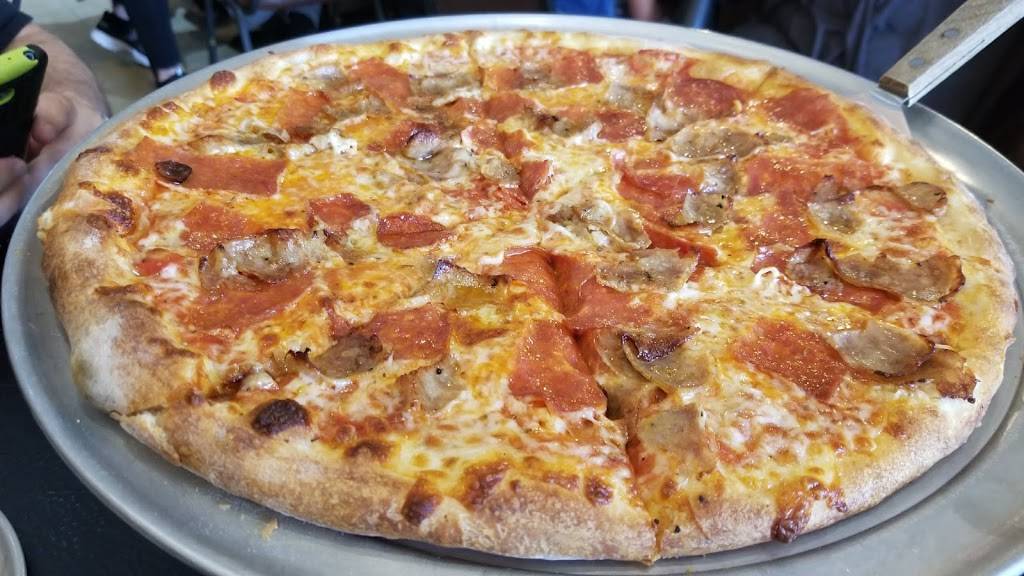 Pizza D-LUX | restaurant | 6810 Shoppes at Plantation Dr, Fort Myers, FL 33912, USA | 2392783589 OR +1 239-278-3589