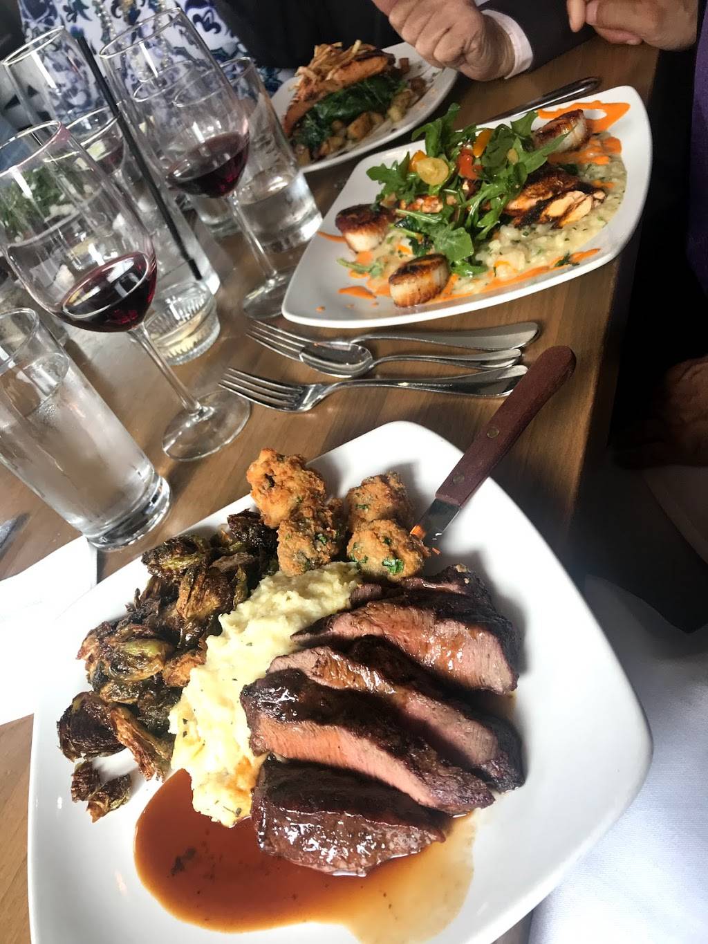 North Star American Bistro | restaurant | 4518 N Oakland Ave, Shorewood, WI 53211, USA | 4149644663 OR +1 414-964-4663