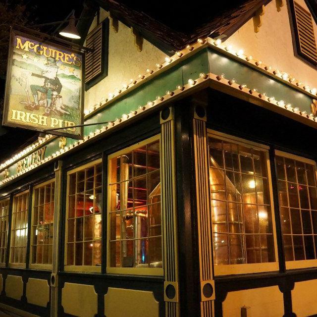 McGuires Irish Pub | restaurant | 600 E Gregory St, Pensacola, FL 32502, USA | 8504336789 OR +1 850-433-6789