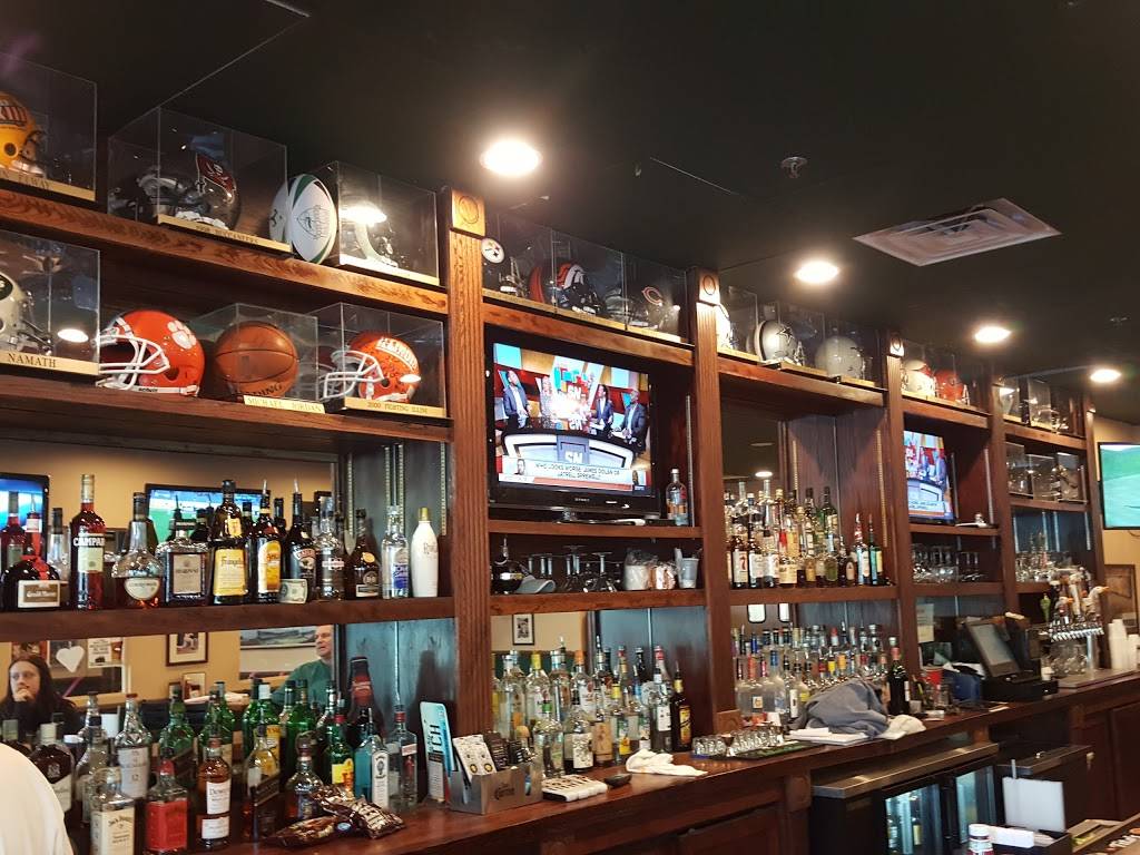 Hincheys Chicago Bar & Grill | restaurant | 70 Pope Ave, Hilton Head Island, SC 29928, USA | 8436865959 OR +1 843-686-5959