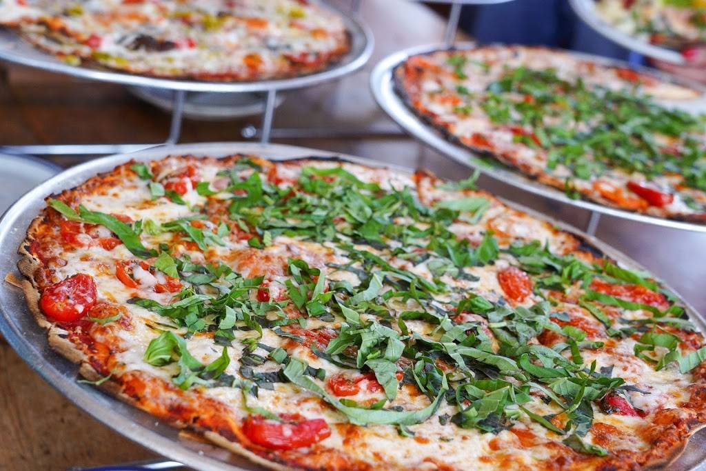 Enos Pizza Tavern | restaurant | 215 S Bois D Arc St, Forney, TX 75126, USA | 4697200400 OR +1 469-720-0400