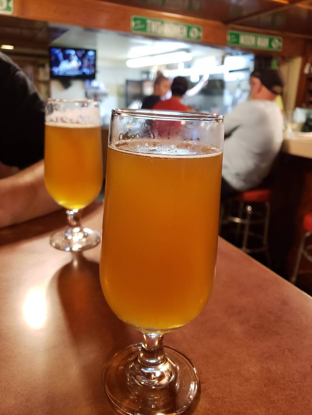 Suisse Haus Food & Spirits | meal takeaway | 1602 12th St, Monroe, WI 53566, USA | 6083253220 OR +1 608-325-3220