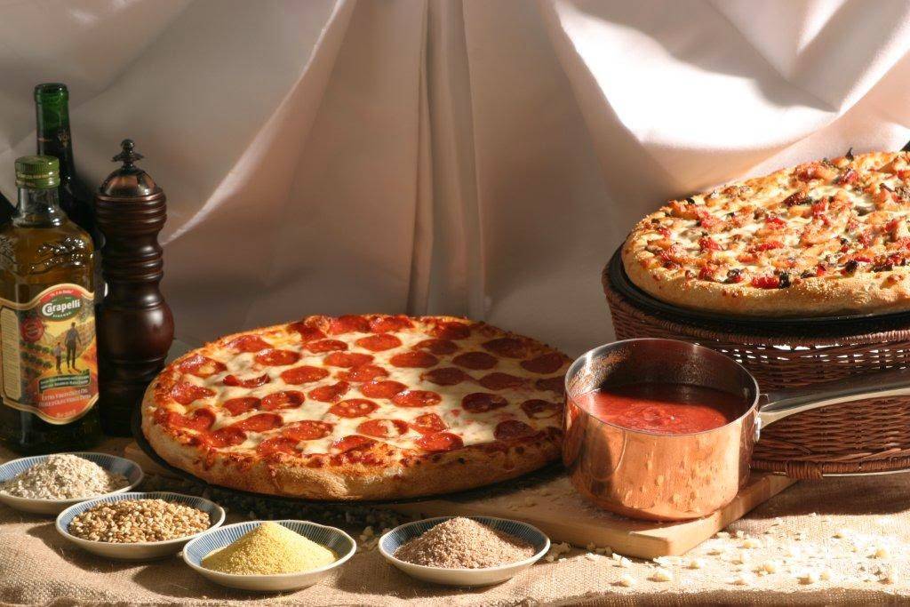 Fabios Pizza | restaurant | 121 Queenston St, St. Catharines, ON L2R 2Z7, Canada | 9056846573 OR +1 905-684-6573