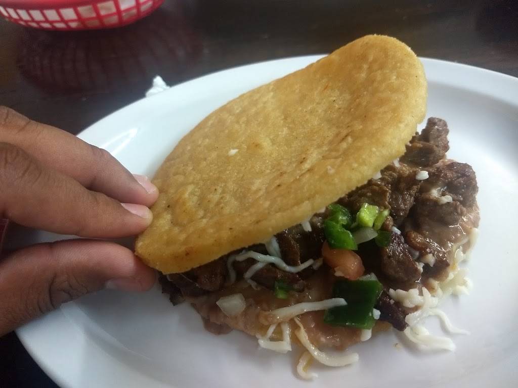 Los Carnales Taqueria & Restaurant | restaurant | 1121 N 1st St, Conroe, TX 77301, USA | 9367180874 OR +1 936-718-0874