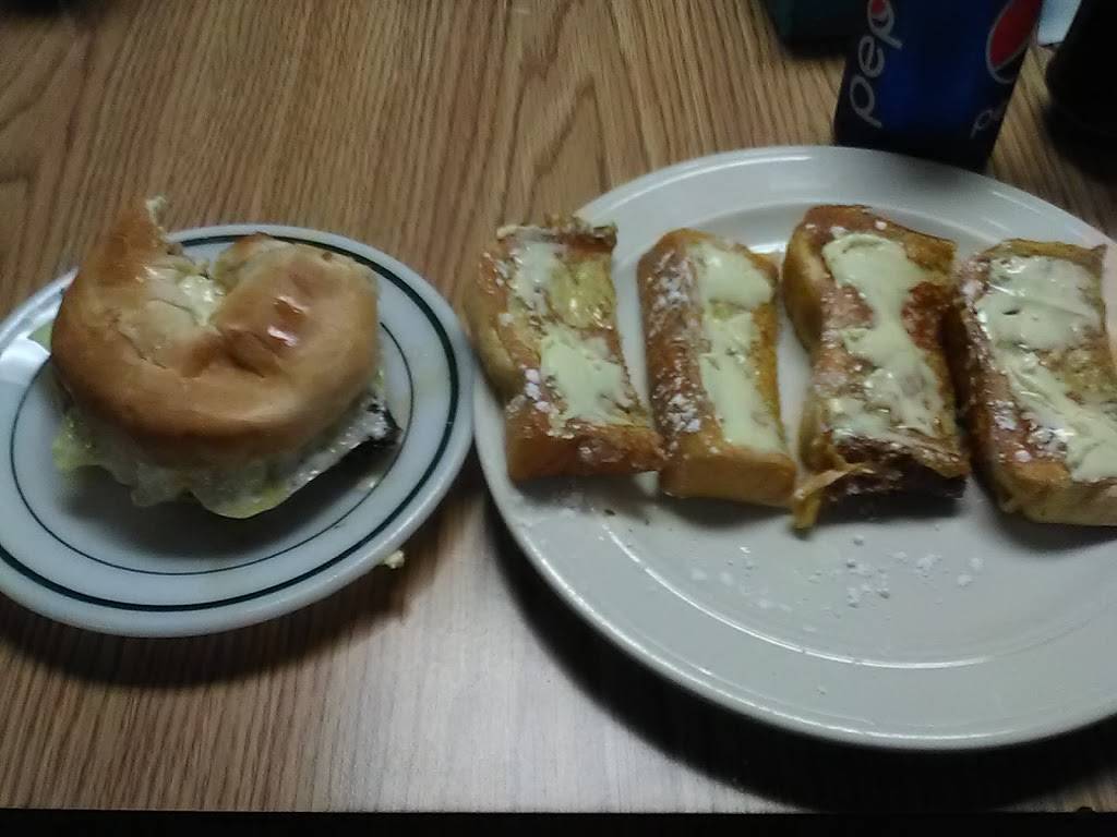 Lewies Restaurant | restaurant | 21 S Lehigh Ave, Frackville, PA 17931, USA | 5708743550 OR +1 570-874-3550