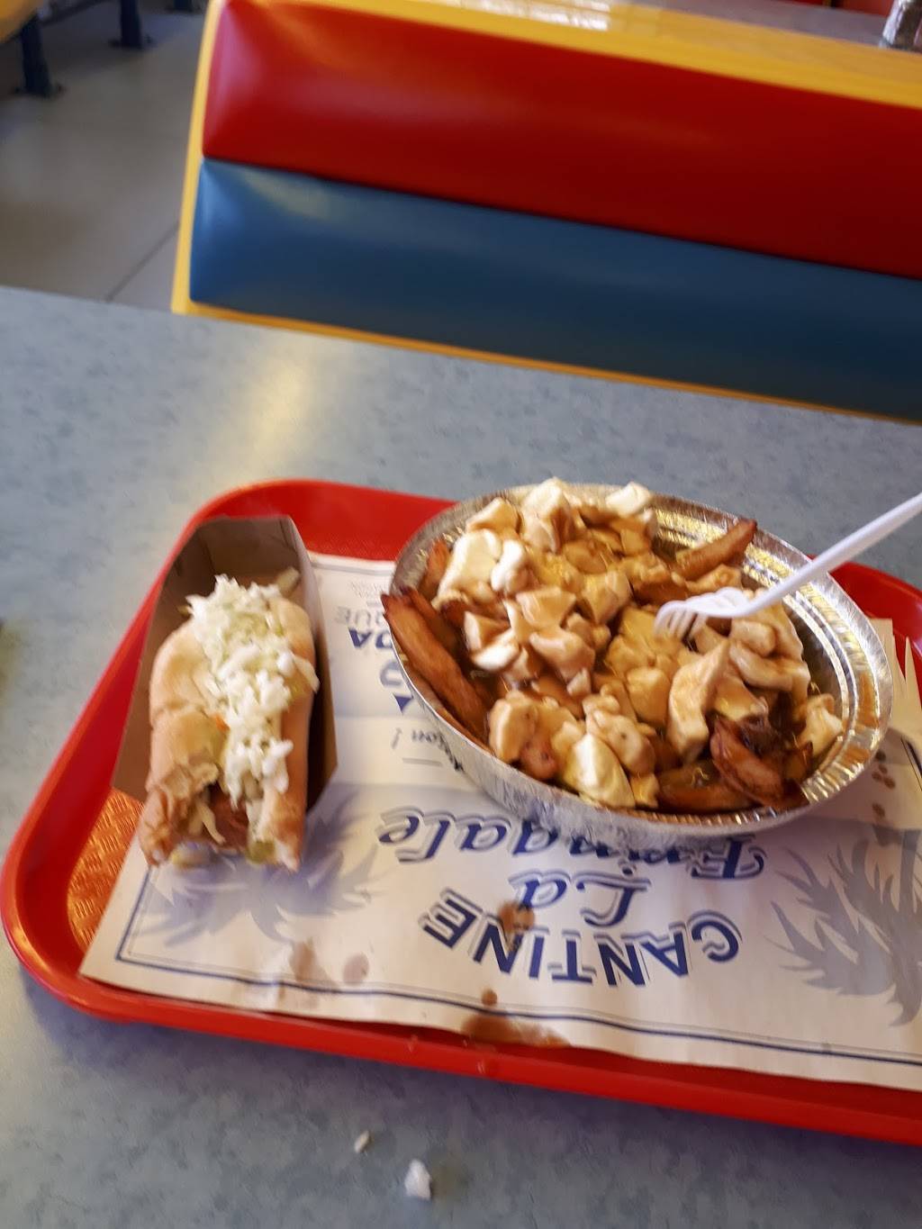 Queues de Castor | restaurant | 100 Boulevard Laurier, McMasterville, QC J3G 1P8, Canada | 4506562367 OR +1 450-656-2367