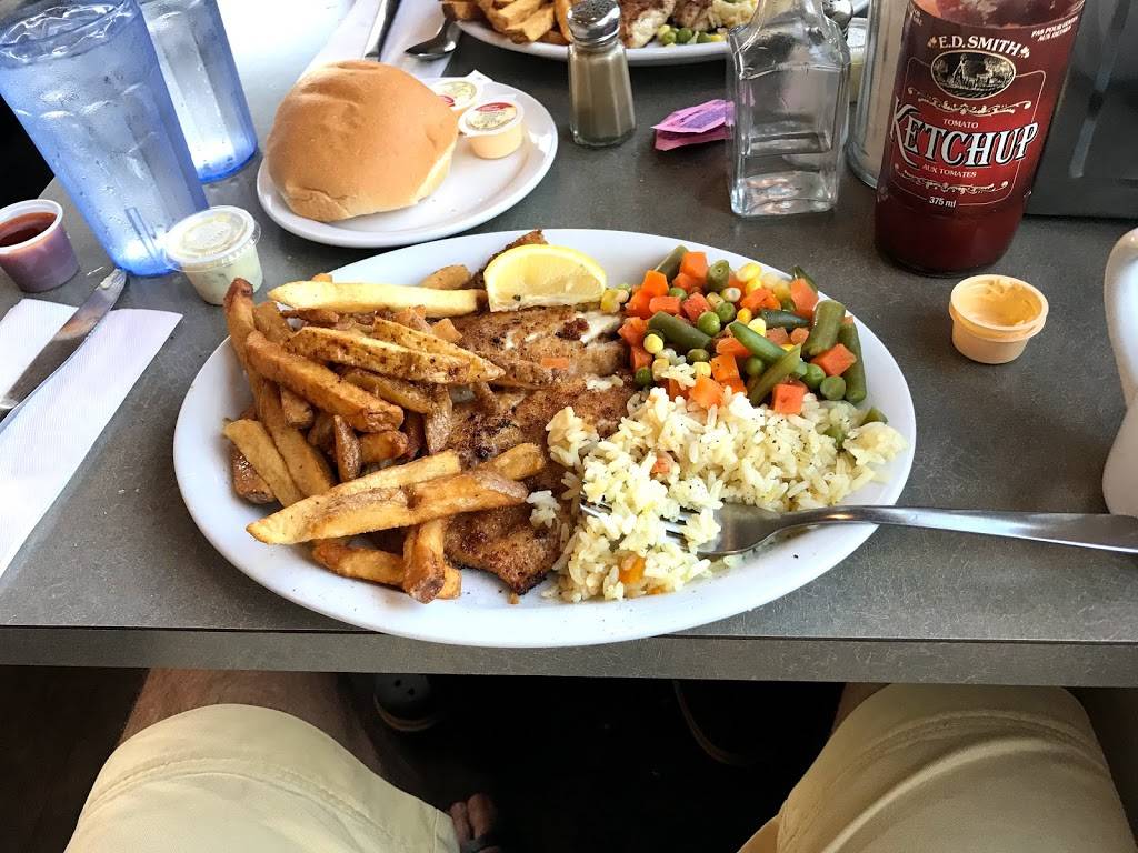 Harrys Restaurant | restaurant | 16 Base Line Rd W, London, ON N6J 1T4, Canada | 5194381360 OR +1 519-438-1360