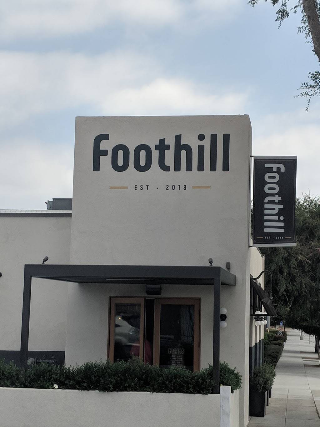 foothill | restaurant | 2835 E Foothill Blvd, Pasadena, CA 91107, USA | 6264492337 OR +1 626-449-2337