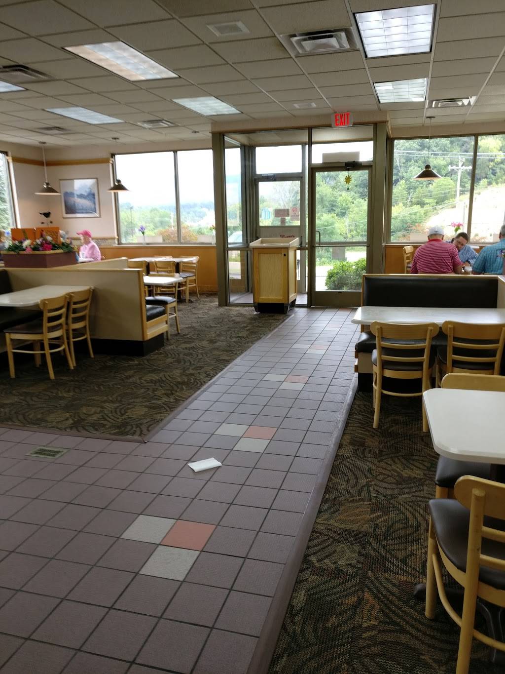 Wendys | restaurant | 1990 Enterprise Pl, Kingsport, TN 37660, USA | 4232464532 OR +1 423-246-4532