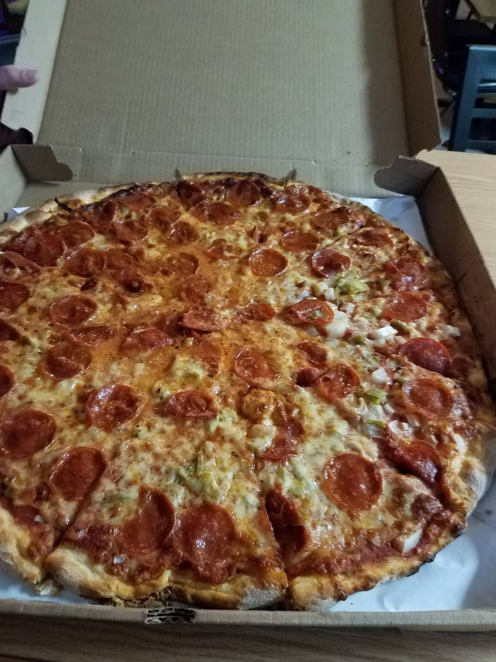 TNT Pizza Sports Bar & Grill | restaurant | 548 South St, Holyoke, MA 01040, USA | 4135361100 OR +1 413-536-1100