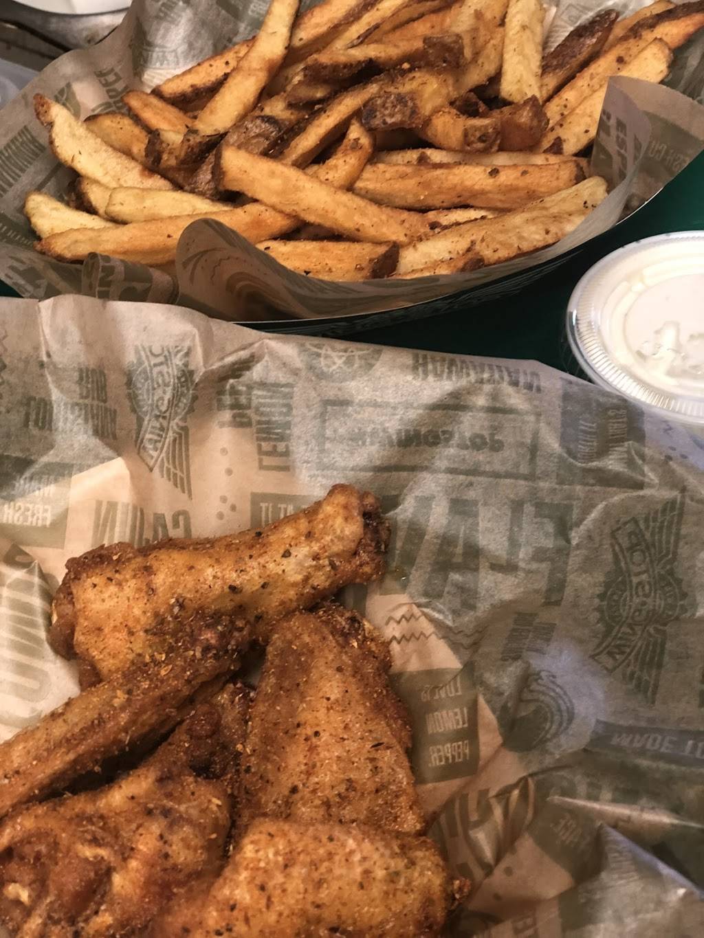 Wingstop | restaurant | 4310 SW 20th Ave, Gainesville, FL 32607, USA | 3526922345 OR +1 352-692-2345