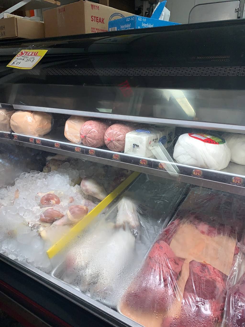 La Poblanita | restaurant | 273 Academy Ave, Providence, RI 02908, USA | 4012744609 OR +1 401-274-4609