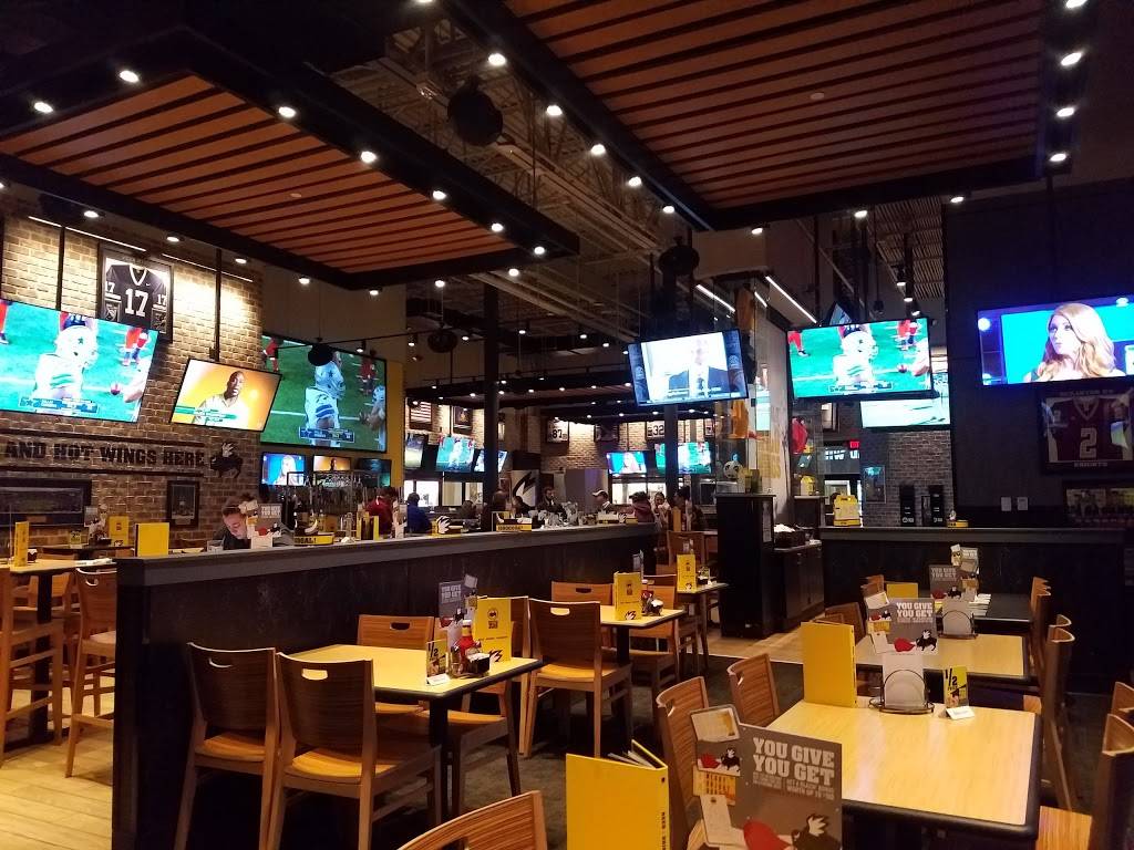 Buffalo Wild Wings | restaurant | 100 Viewmont Mall, Scranton, PA 18508, USA | 5703449224 OR +1 570-344-9224