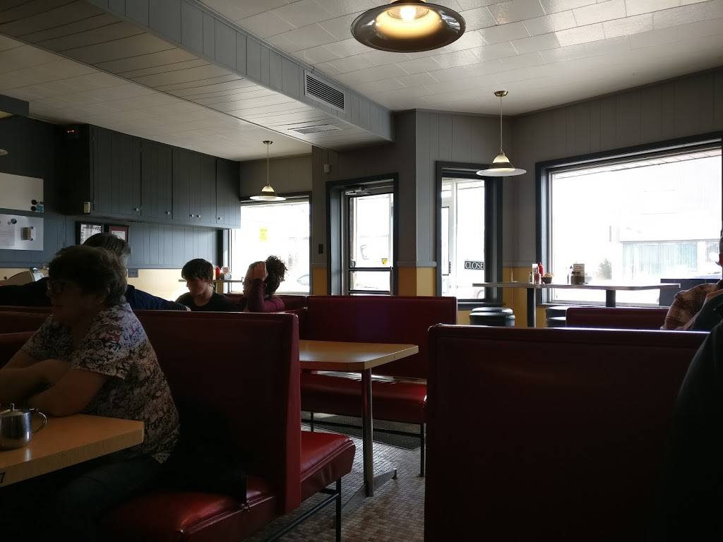 Norms Restaurant | restaurant | 198 10th St, Hanover, ON N4N 1N7, Canada | 5193641380 OR +1 519-364-1380