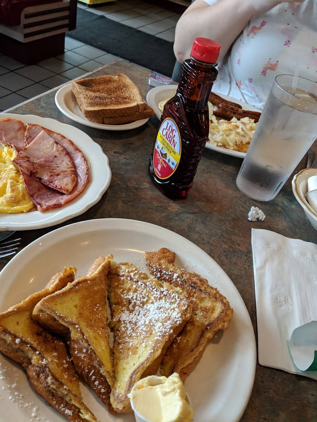 Lucas Coney Island | restaurant | 309 E Michigan Ave, Ypsilanti, MI 48198, USA | 7344835771 OR +1 734-483-5771