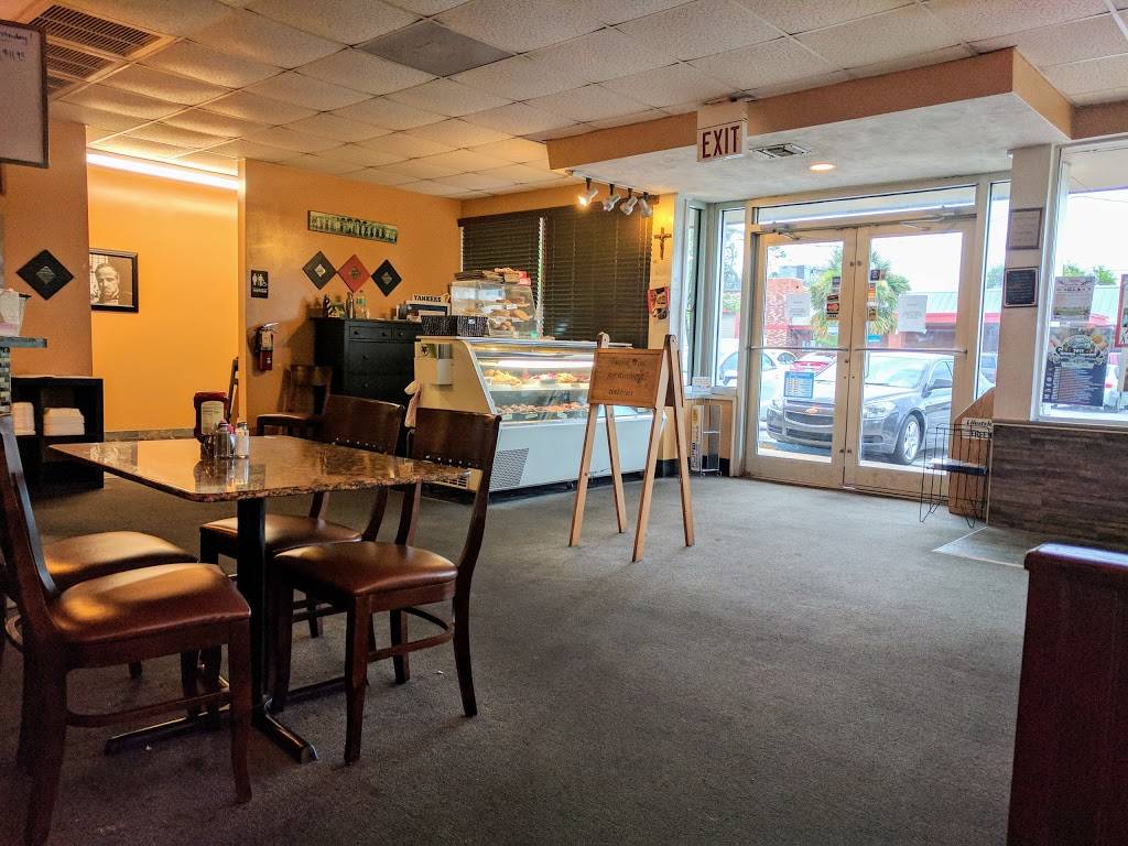 Rossis Diner | restaurant | 2240 S Ridgewood Ave, South Daytona, FL 32119, USA | 3867604564 OR +1 386-760-4564