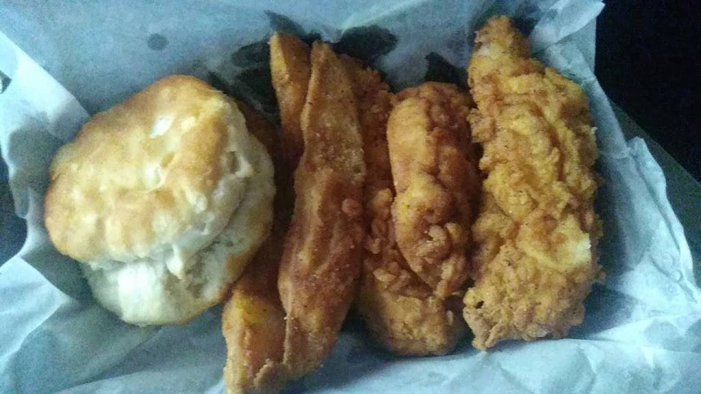 Hunter Ts Chicken Shack | restaurant | 2392 TN-75, Blountville, TN 37617, USA | 4232122203 OR +1 423-212-2203