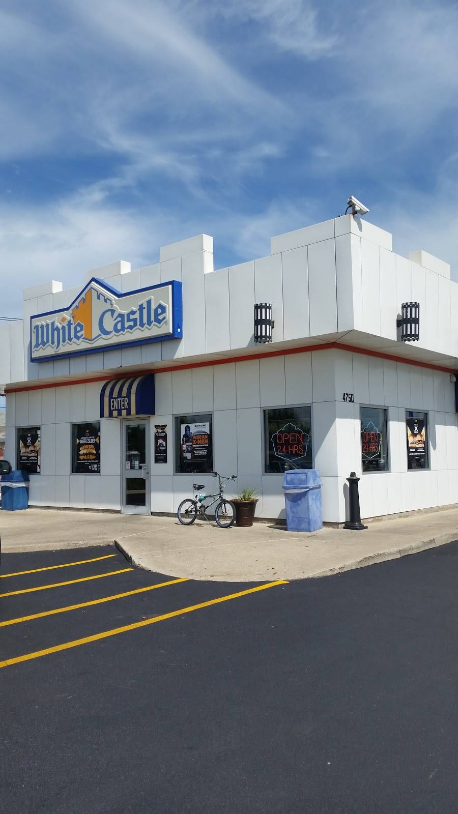 White Castle | restaurant | 4750 W 63rd St, Chicago, IL 60629, USA | 7737676765 OR +1 773-767-6765