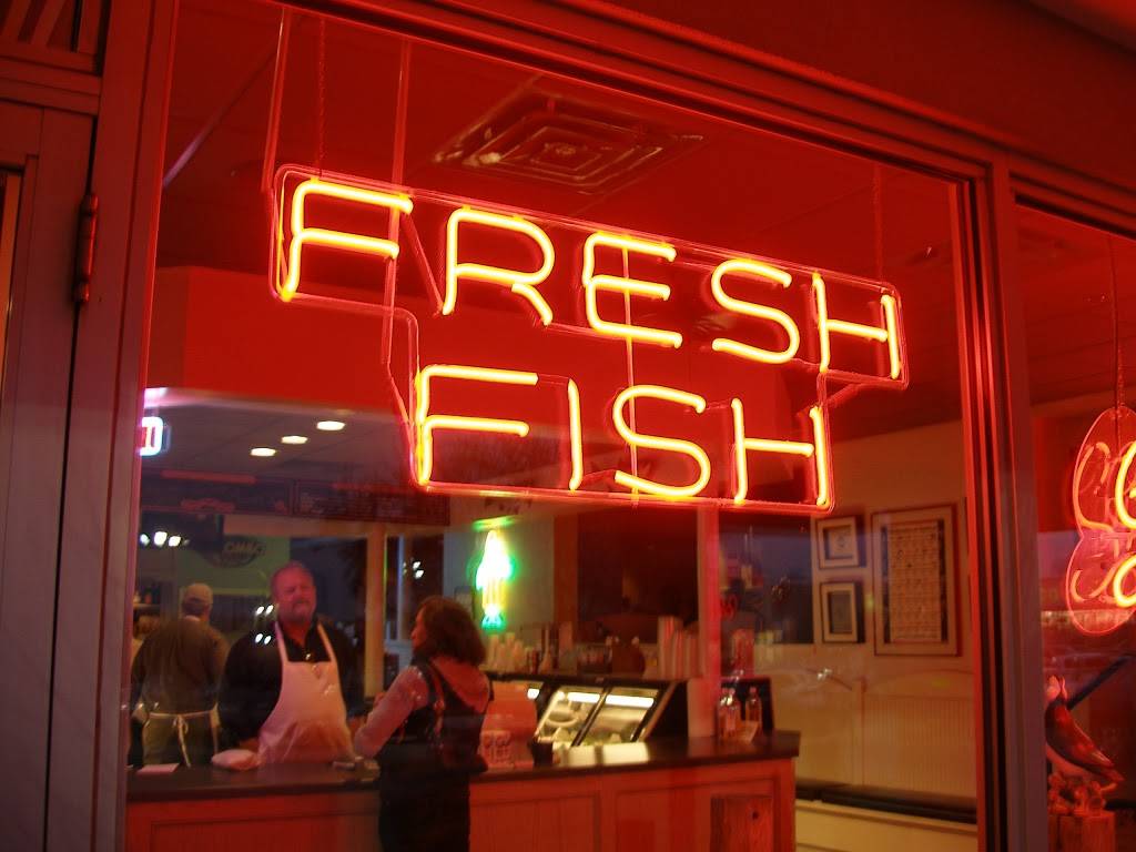 Waterfront Seafood Market | restaurant | 2900 University Ave, West Des Moines, IA 50266, USA | 5152235106 OR +1 515-223-5106