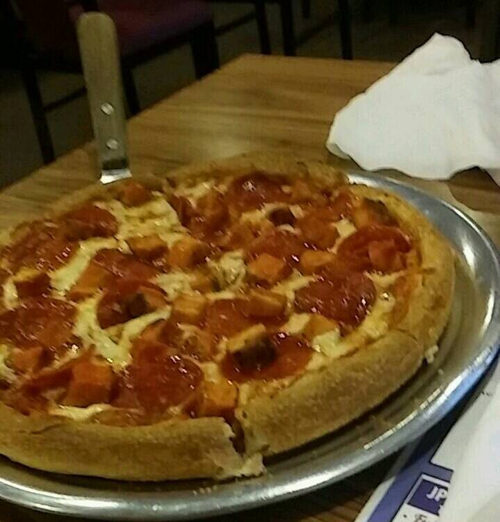 Astronaut Pizza House | restaurant | 197 West St, Ware, MA 01082, USA | 4139675685 OR +1 413-967-5685