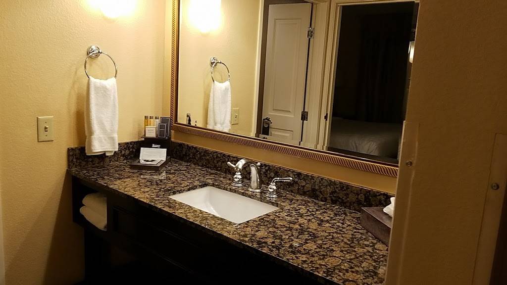 The Plaza Suites Hotel Silicon Valley | restaurant | 3100 Lakeside Dr, Santa Clara, CA 95054, USA | 4087489800 OR +1 408-748-9800