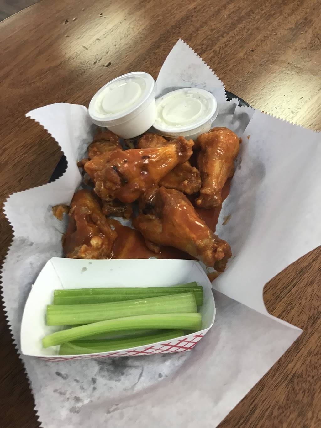 Crave Burgers and Wings | restaurant | 12195 GA-92 suite 104, Woodstock, GA 30188, USA | 6789092658 OR +1 678-909-2658