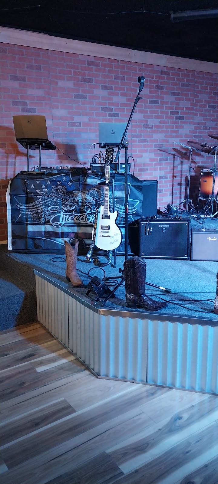 The Outlaw Bar & Grill | night club | 1302 W Roger Rd, Tucson, AZ 85705, USA | 5208883910 OR +1 520-888-3910