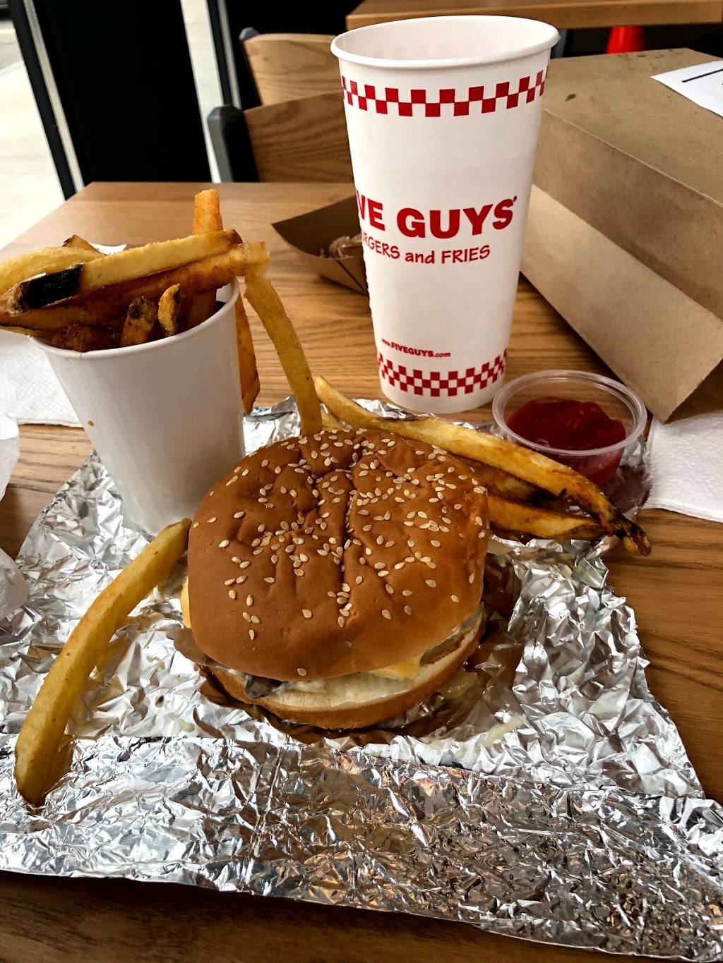 Five Guys | restaurant | 1778 S Hanley Rd, St. Louis, MO 63144, USA | 3142820202 OR +1 314-282-0202
