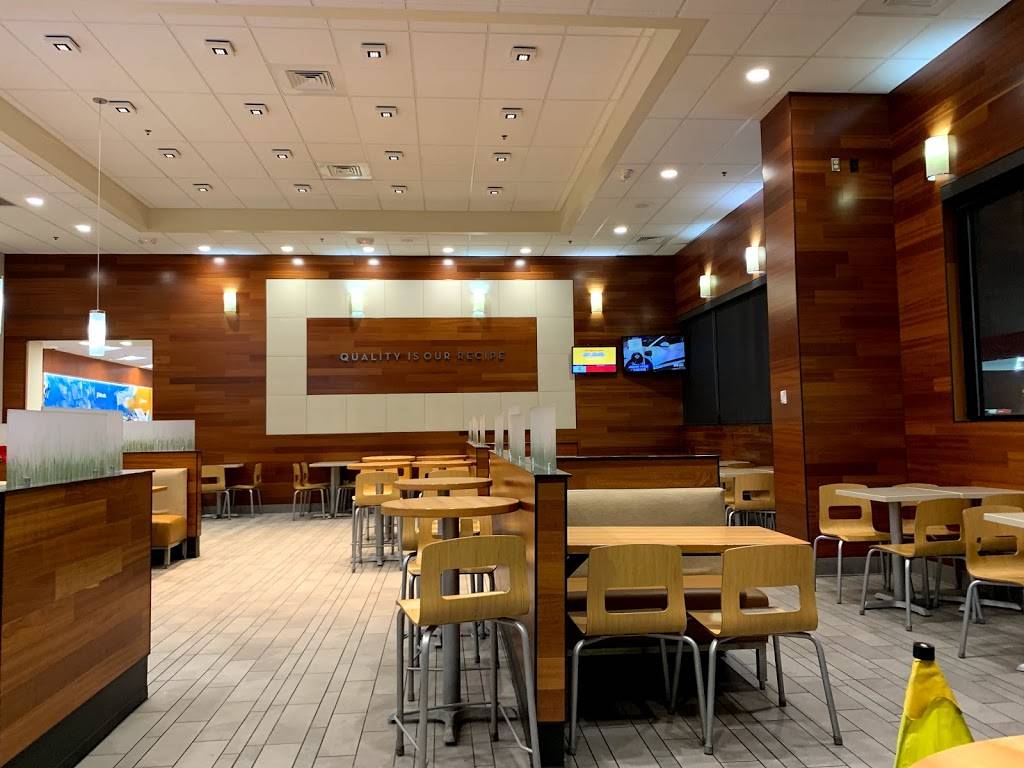 Wendys | restaurant | 18011 Colorado St, Hebron, IN 46341, USA | 2196966437 OR +1 219-696-6437