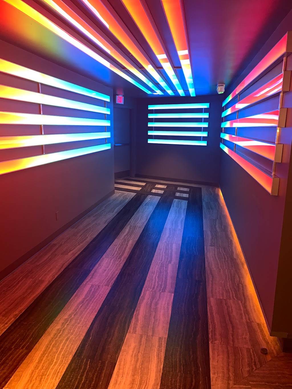 New Theatre & Restaurant | restaurant | 9229 Foster St, Overland Park, KS 66212, USA | 9136497469 OR +1 913-649-7469