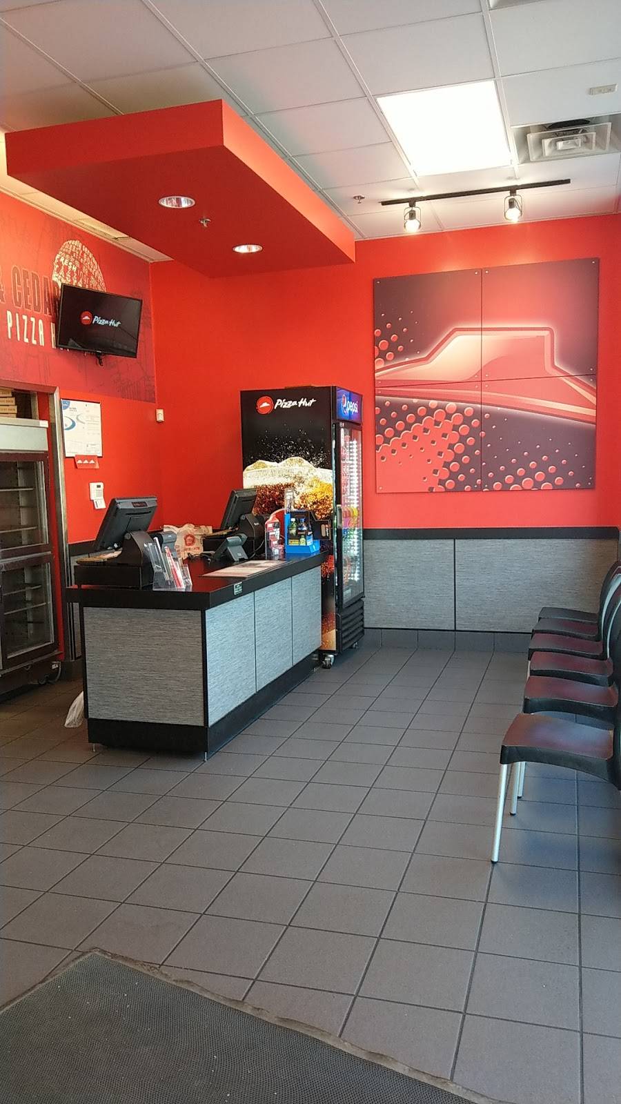 Pizza Hut | restaurant | 2225 Wisconsin Ave #400, Grafton, WI 53024, USA | 2623751260 OR +1 262-375-1260