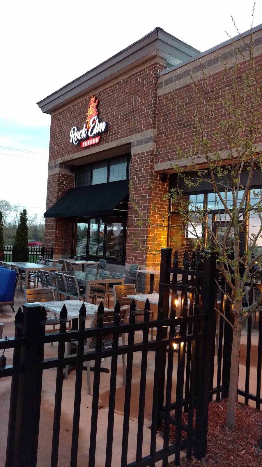 Rock Elm Tavern | restaurant | 16605 County Rd 24, Plymouth, MN 55447, USA | 7632084451 OR +1 763-208-4451