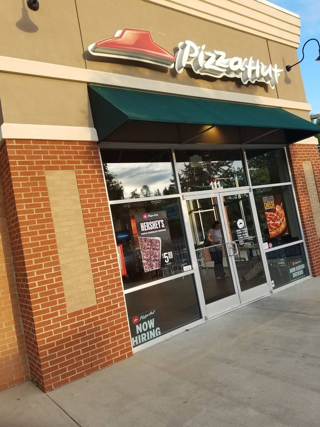 Pizza Hut | meal takeaway | 10911 Raven Ridge Rd Unit 111, Raleigh, NC 27614, USA | 9198477737 OR +1 919-847-7737
