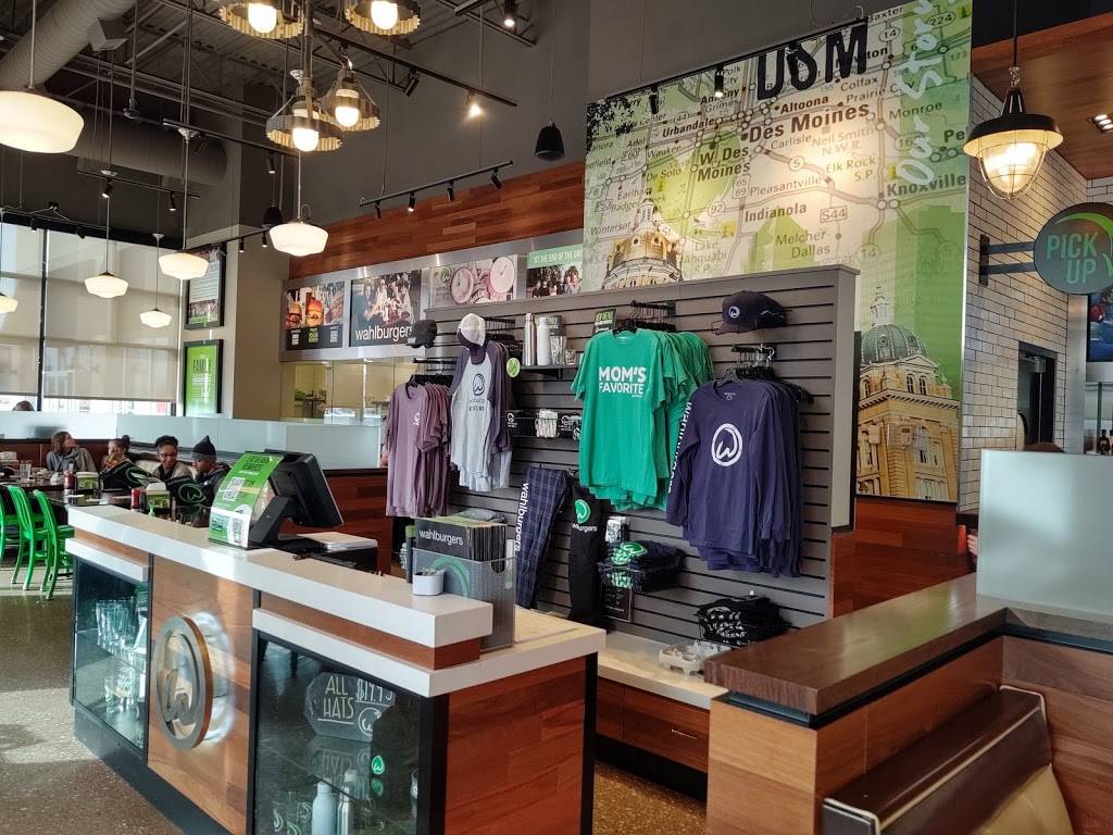 Wahlburgers | restaurant | 7105 Mills Civic Pkwy #160, West Des Moines, IA 50266, USA | 5152254885 OR +1 515-225-4885