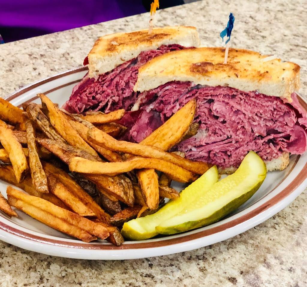 Canarys Family Restaurant | restaurant | 28981 Lorain Rd, North Olmsted, OH 44070, USA | 4407779411 OR +1 440-777-9411