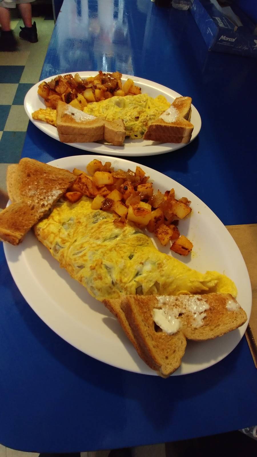 Dons Luncheonette | restaurant | 169 Benefit St, Pawtucket, RI 02861, USA | 4017252530 OR +1 401-725-2530