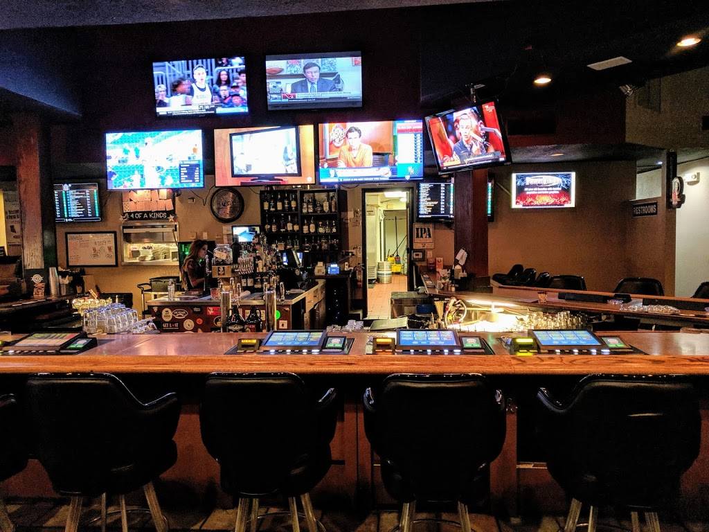 Aces & Ales | restaurant | 3740 S Nellis Blvd, Las Vegas, NV 89121, USA | 7024367600 OR +1 702-436-7600