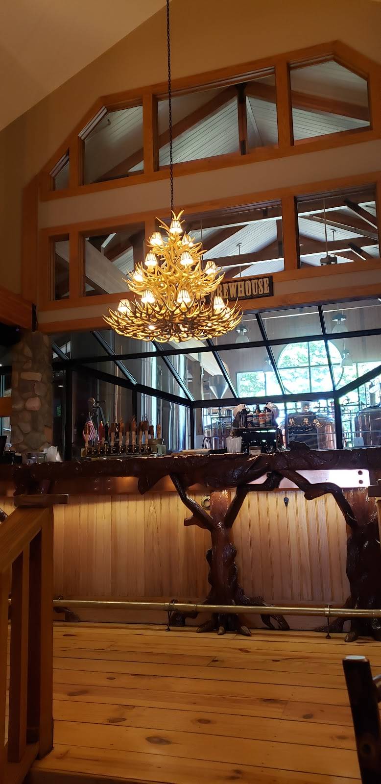 Big Buck Brewery | restaurant | 550 S Wisconsin Ave, Gaylord, MI 49735, USA | 9894487072 OR +1 989-448-7072
