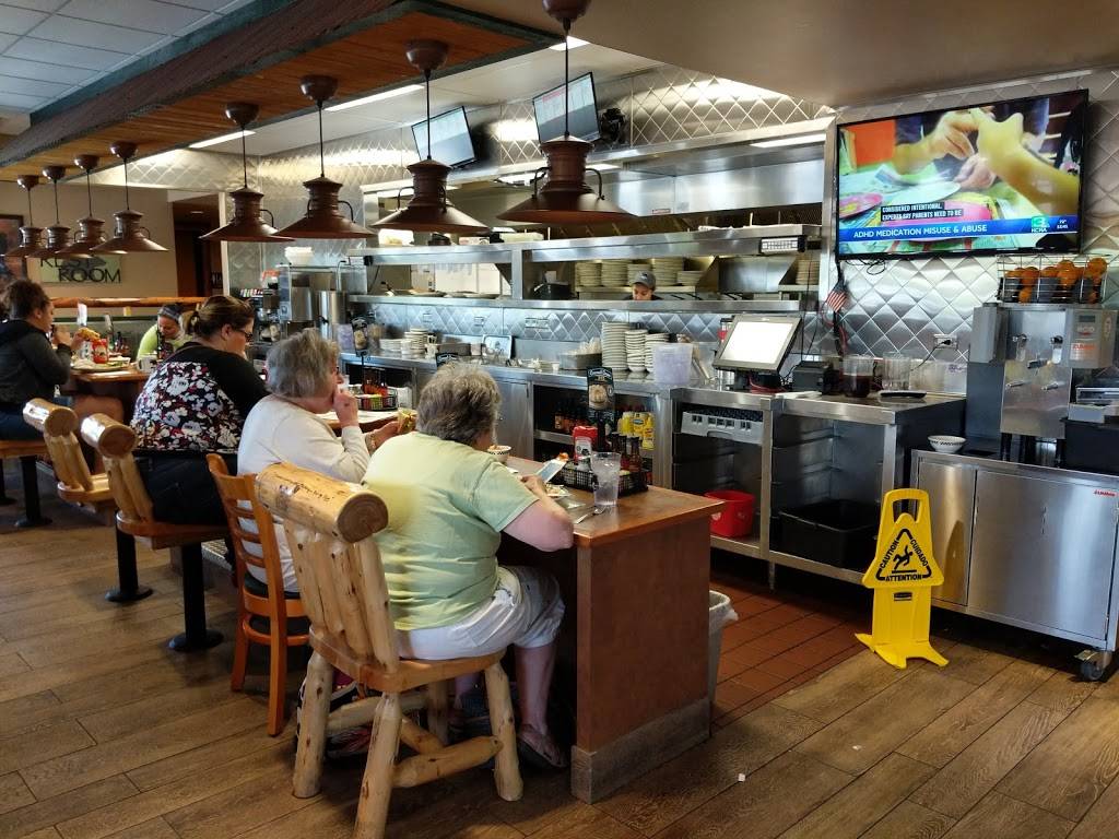 Black Bear Diner | restaurant | 1830 Arden Way, Sacramento, CA 95815, USA | 9169251345 OR +1 916-925-1345