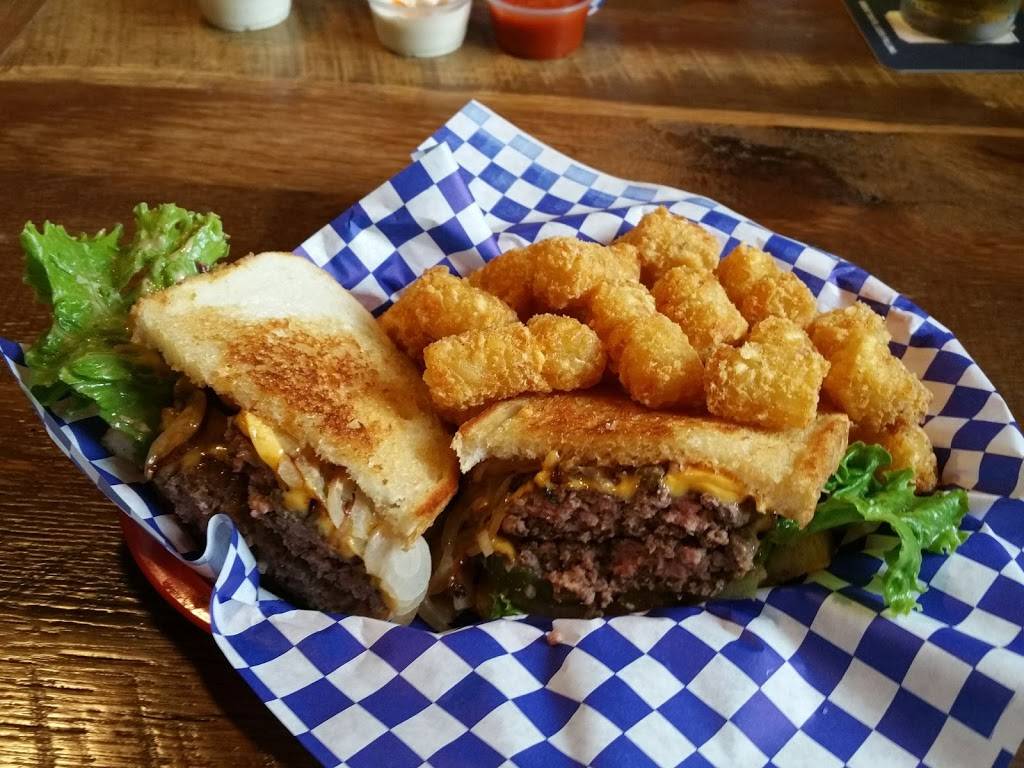 Eat At Joes | restaurant | 7120 Edinger Ave, Huntington Beach, CA 92647, USA | 7148429440 OR +1 714-842-9440