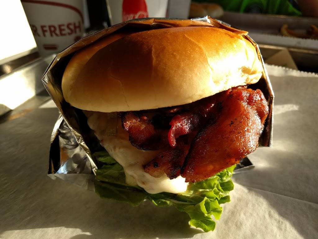 Burger Fresh | restaurant | 6134 Kruse Dr, Solon, OH 44139, USA | 4403948550 OR +1 440-394-8550