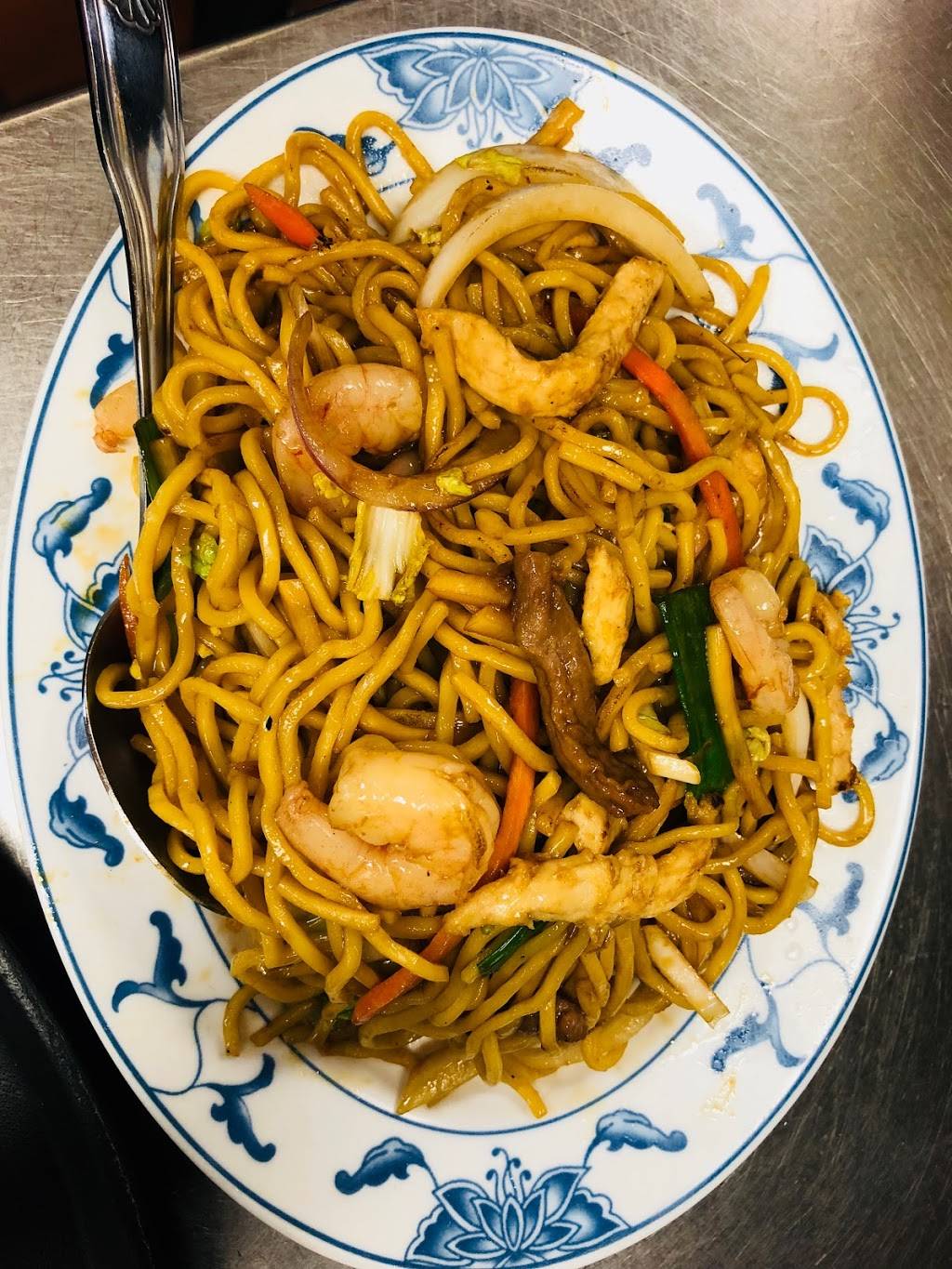 Kirin Asian Cafe | restaurant | 43053 Pemberton Square # 100, Chantilly, VA 20152, USA | 7035426118 OR +1 703-542-6118