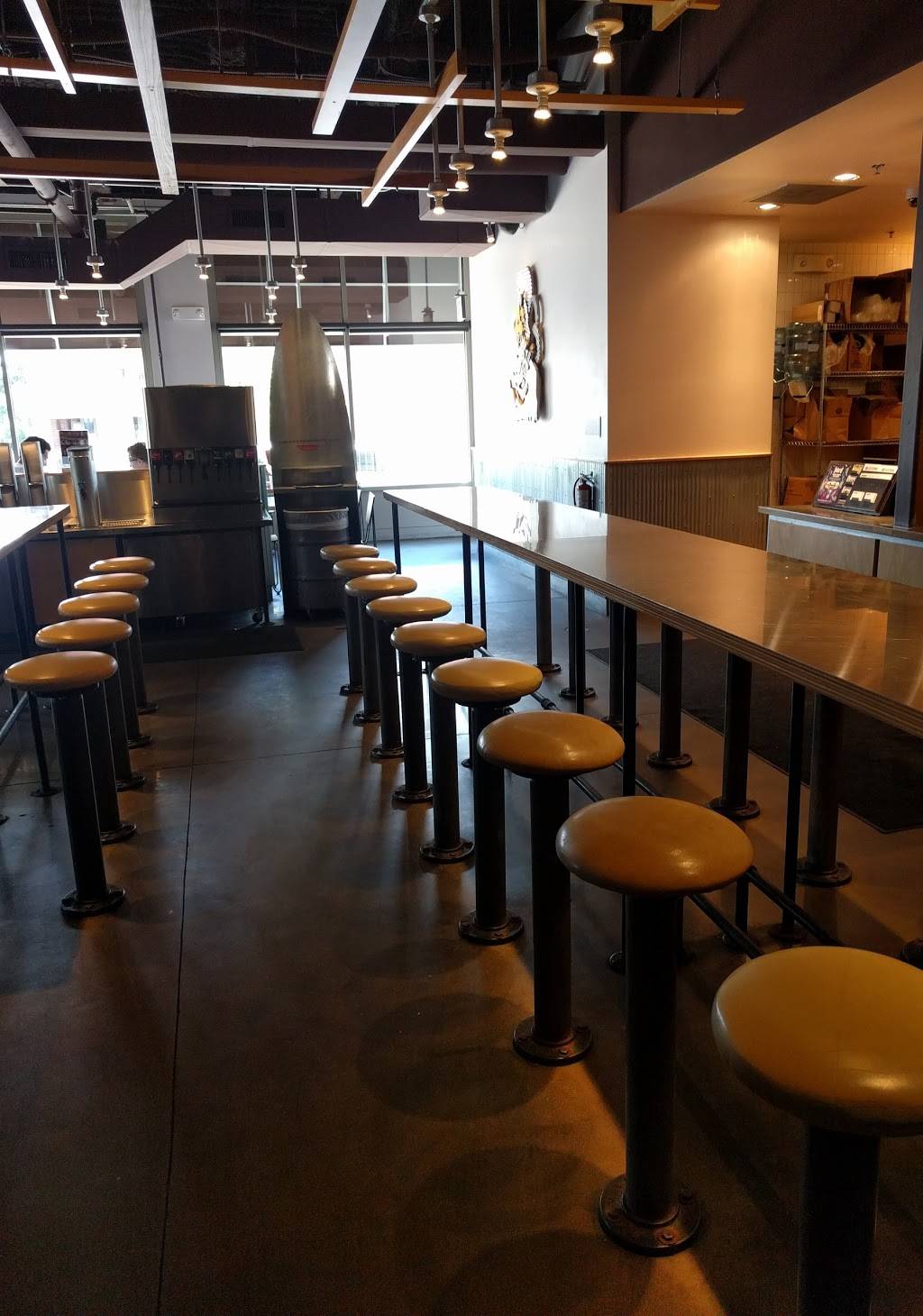 Chipotle Mexican Grill | restaurant | 1 W High St Ste 101, Oxford, OH 45056, USA | 5135236563 OR +1 513-523-6563