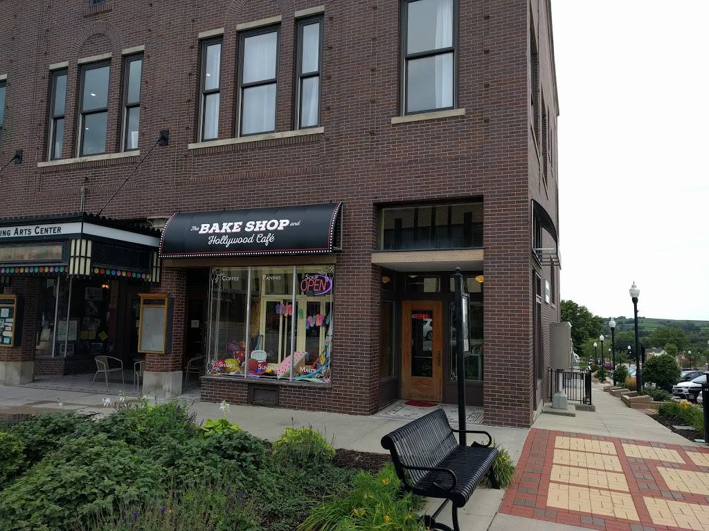 Bake Shop and Hollywood Cafe | restaurant | 1301 Broadway, Denison, IA 51442, USA | 7122635552 OR +1 712-263-5552