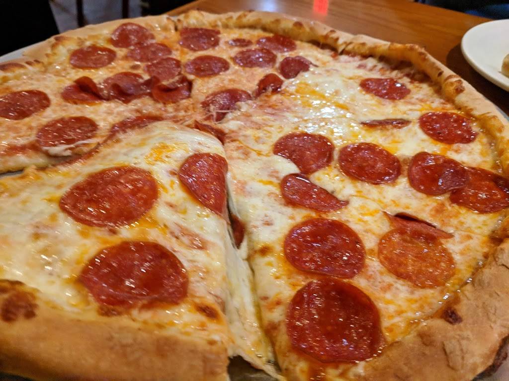 House of Pizza | restaurant | 3640 Central Ave, Charlotte, NC 28205, USA | 7045689410 OR +1 704-568-9410