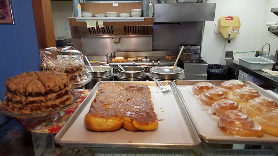 Bettys Pantry Restaurant & Catering | restaurant | 102 Main St E West, Ottertail, MN 56571, USA | 2183673088 OR +1 218-367-3088