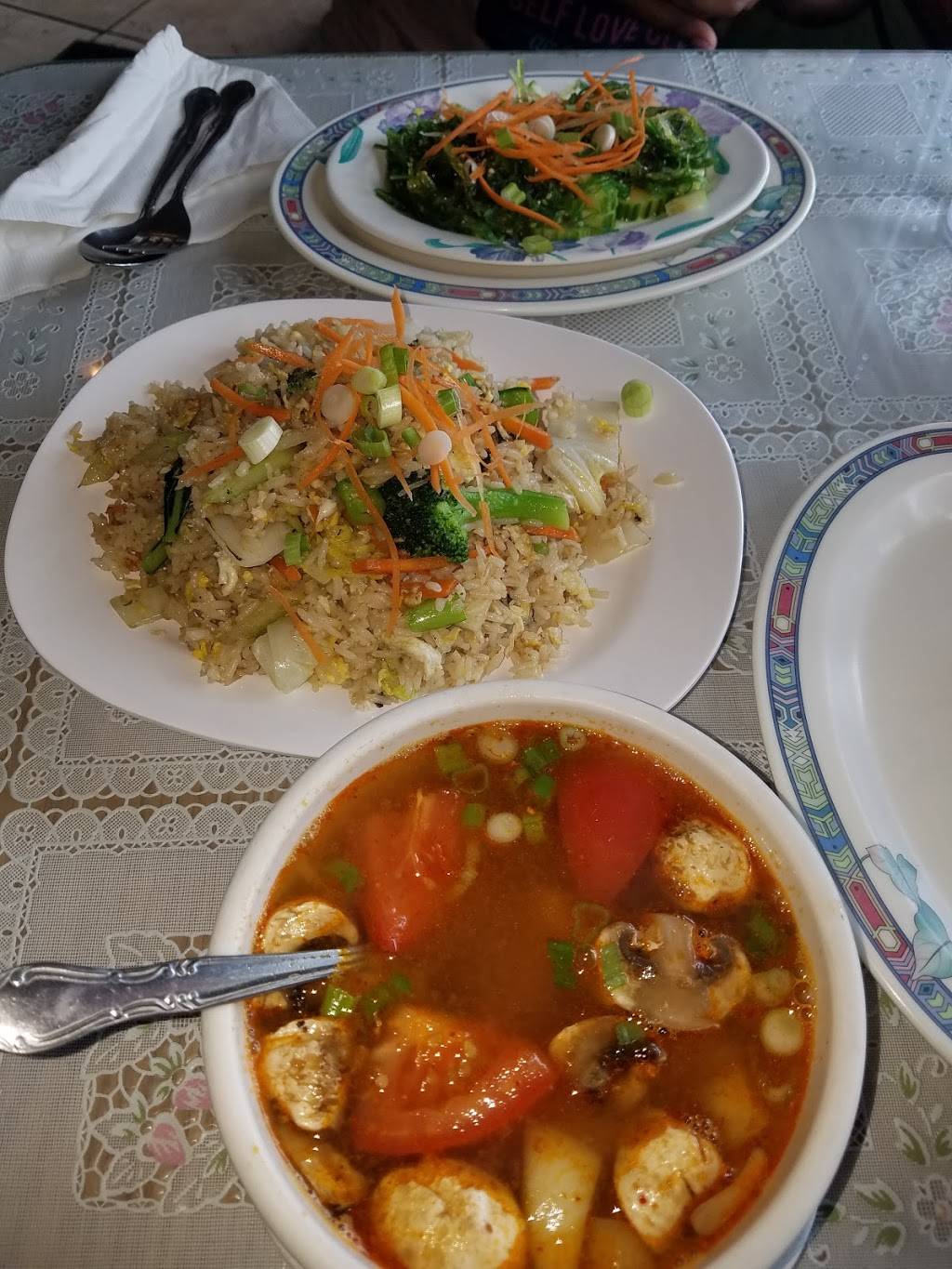 Asian Mix Cafe | restaurant | 3945 N Broadway, Chicago, IL 60613, USA | 7738570989 OR +1 773-857-0989