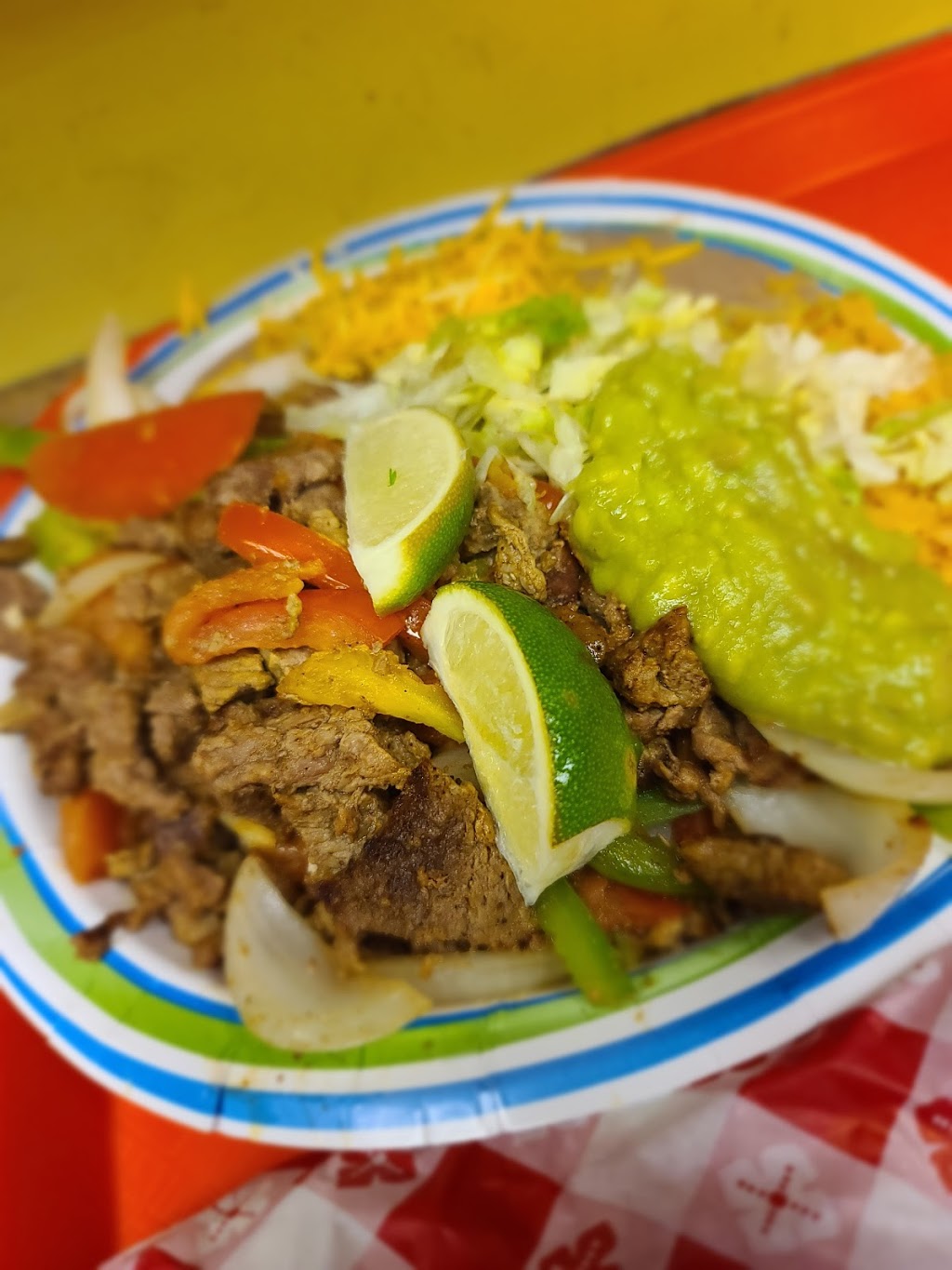 Gilibertos No. 2 | restaurant | 3603 E 10th St, Sioux Falls, SD 57103, USA | 6052742282 OR +1 605-274-2282